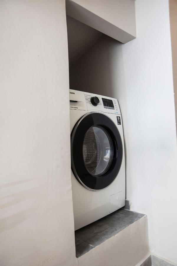 Bentzi...Boutique Apartment 1, Classic Double With Kitchenette, 2 Guests Athens Ngoại thất bức ảnh